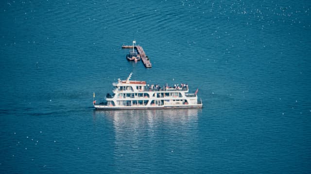 游船归来（滇池）